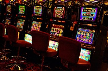 Cascading win animation in The Dog House slot